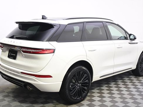 New 2026 Lincoln Corsair Premiere image 7