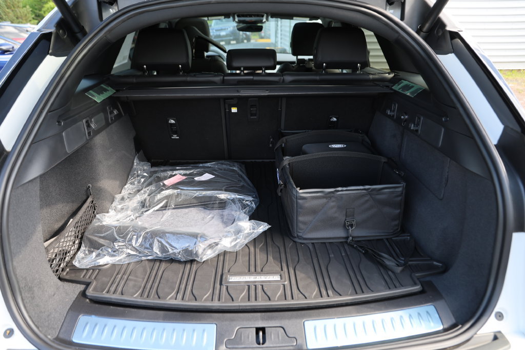 New 2026 Land Rover Range Rover Velar S AWD/4WD image 12