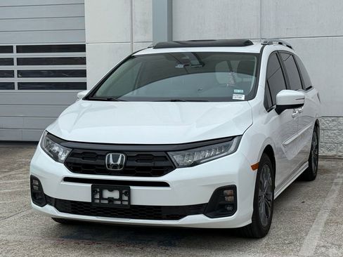Certified 2025 Honda Odyssey Touring image 1