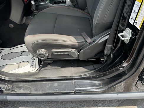 Used 2018 Jeep Wrangler Unlimited Rubicon image 14