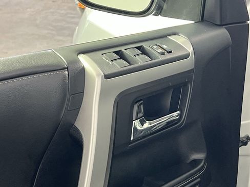 Used 2014 Toyota 4Runner Limited image 14