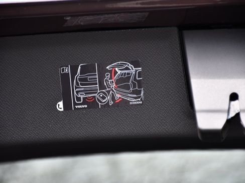 New 2025 Volvo XC90 T8 Plus w/ Protection Package Premier image 29