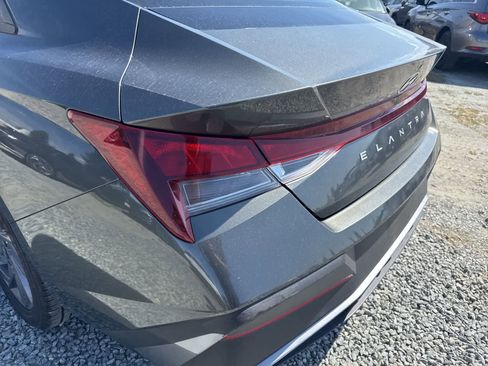 Used 2024 Hyundai Elantra SEL FWD image 14