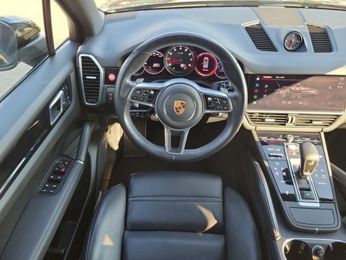 Certified 2023 Porsche Cayenne AWD/4WD image 17