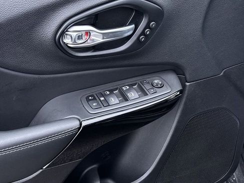 Used 2023 Jeep Cherokee Altitude Lux w/ Lux Elite Package image 20