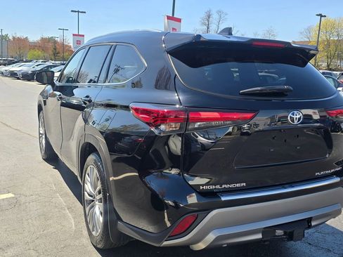 Used 2023 Toyota Highlander Platinum AWD/4WD image 6