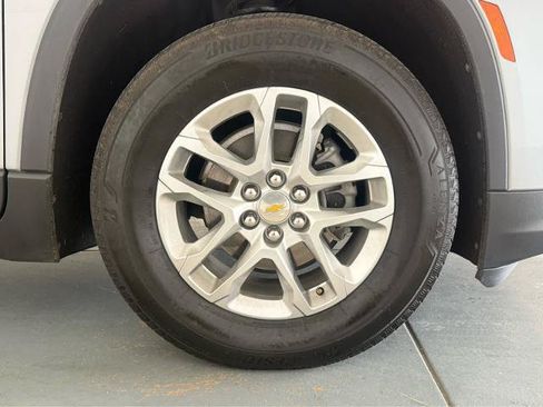Used 2023 Chevrolet Traverse LS AWD/4WD image 11