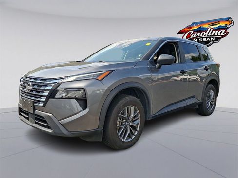 Used 2024 Nissan Rogue S AWD/4WD image 3