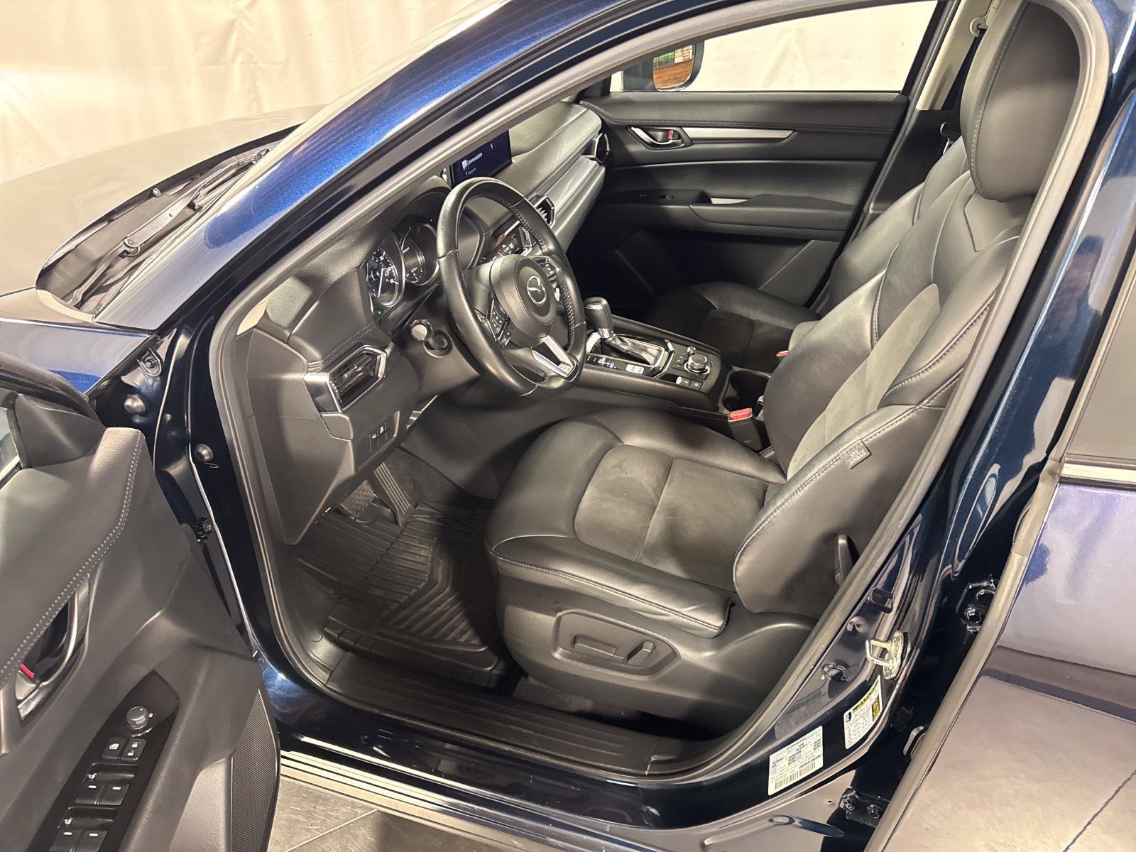 Used 2021 MAZDA CX-5 Touring AWD/4WD image 3