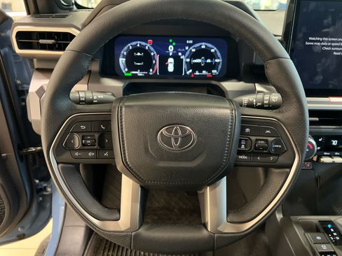 Used 2026 Toyota 4Runner TRD Off-Road Premium w/ Tow Technology Package AWD/4WD image 17