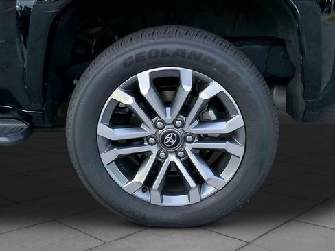 Used 2025 Toyota 4Runner Limited AWD/4WD image 11