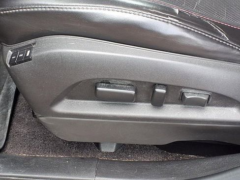 Used 2016 Chevrolet Equinox LTZ w/ Enhanced Convenience Package FWD image 4