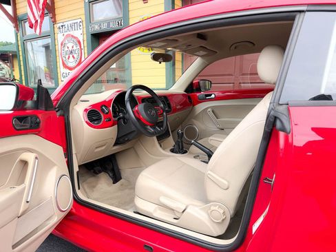 Used 2014 Volkswagen Beetle 2.5 FWD image 13