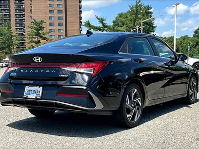 Used 2025 Hyundai Elantra Limited