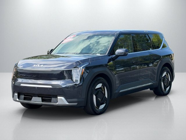 Certified 2026 Kia EV9 Light RWD image 3