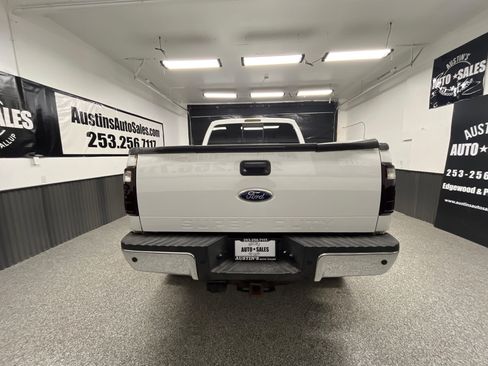 Used 2011 Ford F350 Lariat image 4