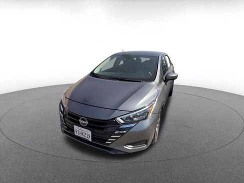 Used 2025 Nissan Versa SV FWD image 7