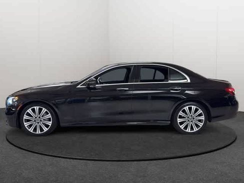 Used 2023 Mercedes-Benz E 350 4MATIC Sedan image 3