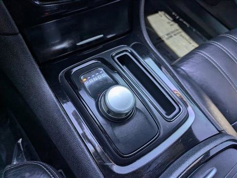 Used 2018 Chrysler 300 S AWD/4WD image 13