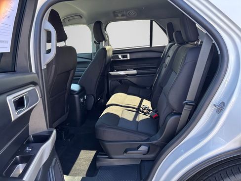 Used 2022 Ford Explorer XLT image 10