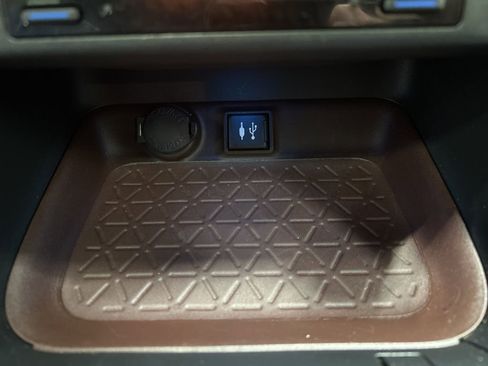 Used 2019 Toyota RAV4 Limited image 20