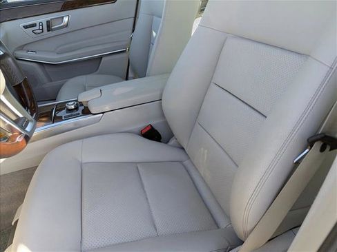 Used 2014 Mercedes-Benz E 350 Sedan image 24