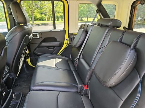 Used 2023 Jeep Wrangler Unlimited Rubicon 4xe w/ Cold Weather Group AWD/4WD image 18
