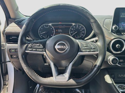 Used 2025 Nissan Sentra SR FWD image 17