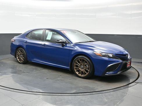 Used 2023 Toyota Camry SE w/ Convenience Package image 8