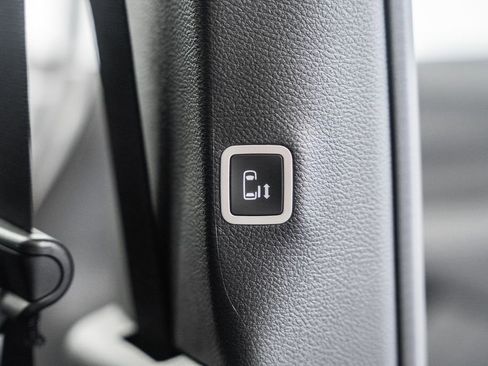 New 2026 Chrysler Pacifica Select image 35