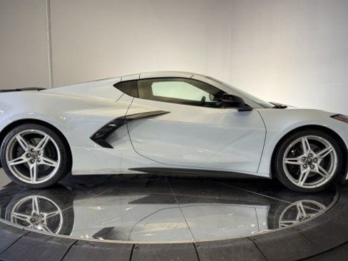 Used 2024 Chevrolet Corvette Stingray Premium Cpe w/ Z51 Performance Package RWD image 30