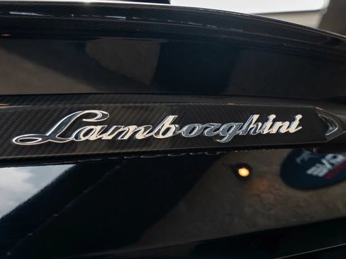 Used 2021 Lamborghini Urus AWD/4WD image 14