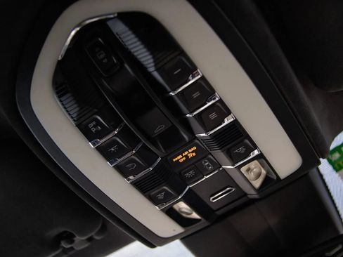 Used 2015 Porsche Cayenne Turbo AWD/4WD image 41