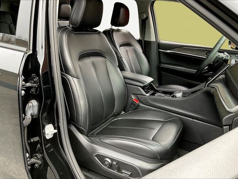 Used 2023 Jeep Grand Cherokee L Limited w/ Black Appearance Package image 30