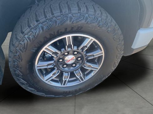 Used 2026 GMC Sierra 1500 AT4 w/ AT4 Premium Package AWD/4WD image 25