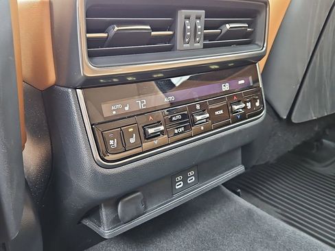 Used 2024 Lexus LX 600 4WD w/ Appearance Package image 11