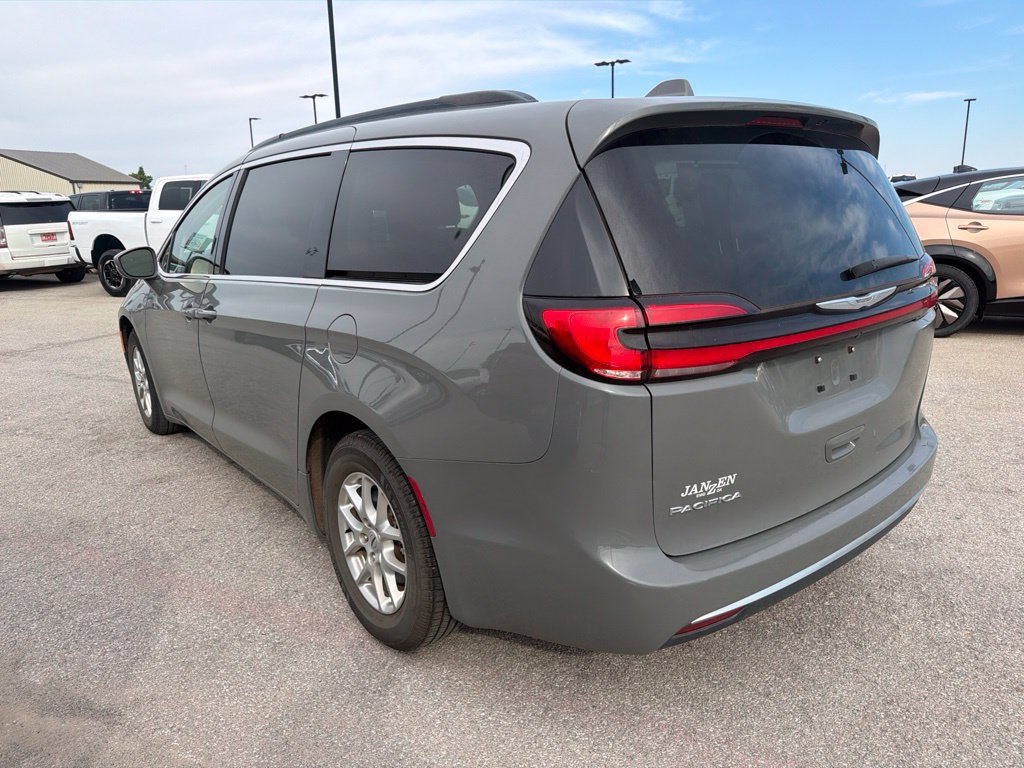 Used 2022 Chrysler Pacifica Touring-L FWD image 10