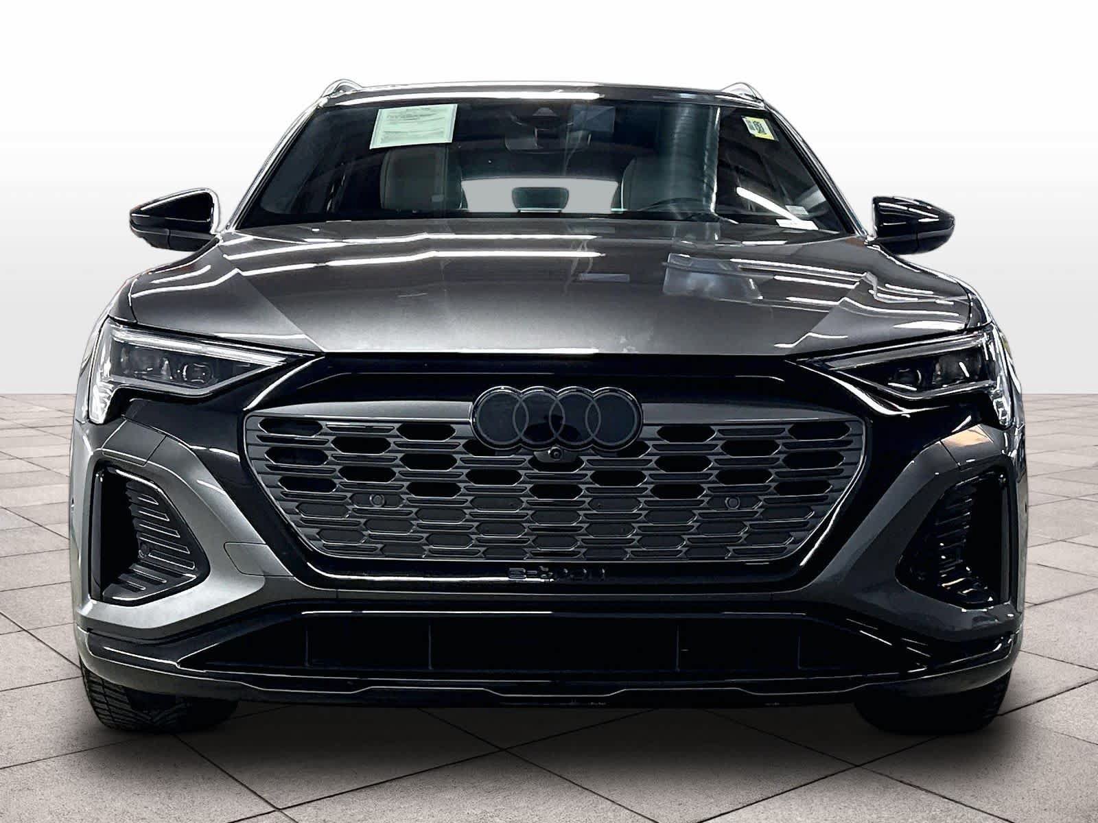 Used 2024 Audi Q8 e-tron Premium Plus AWD/4WD image 3