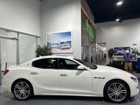 Used 2019 Maserati Ghibli S GranLusso RWD image 20