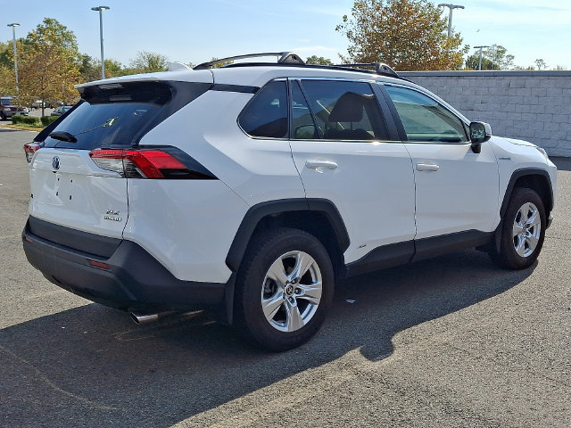 Used 2021 Toyota RAV4 XLE w/ Convenience Package AWD/4WD image 4
