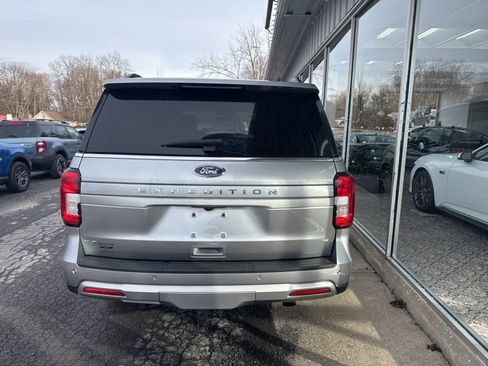 Used 2024 Ford Expedition XLT image 5
