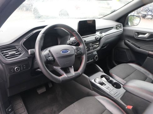 Certified 2025 Ford Escape ST-Line Select AWD/4WD image 24