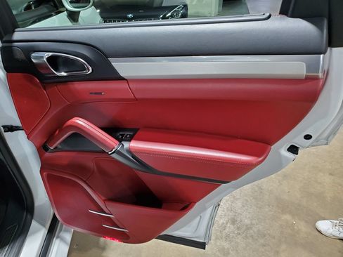 Used 2016 Porsche Cayenne GTS AWD/4WD image 24