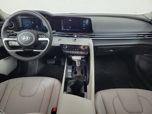 New 2025 Hyundai Elantra Limited image 4