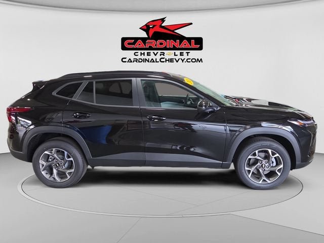 New 2026 Chevrolet Trax LT w/ LT Convenience Package FWD image 2