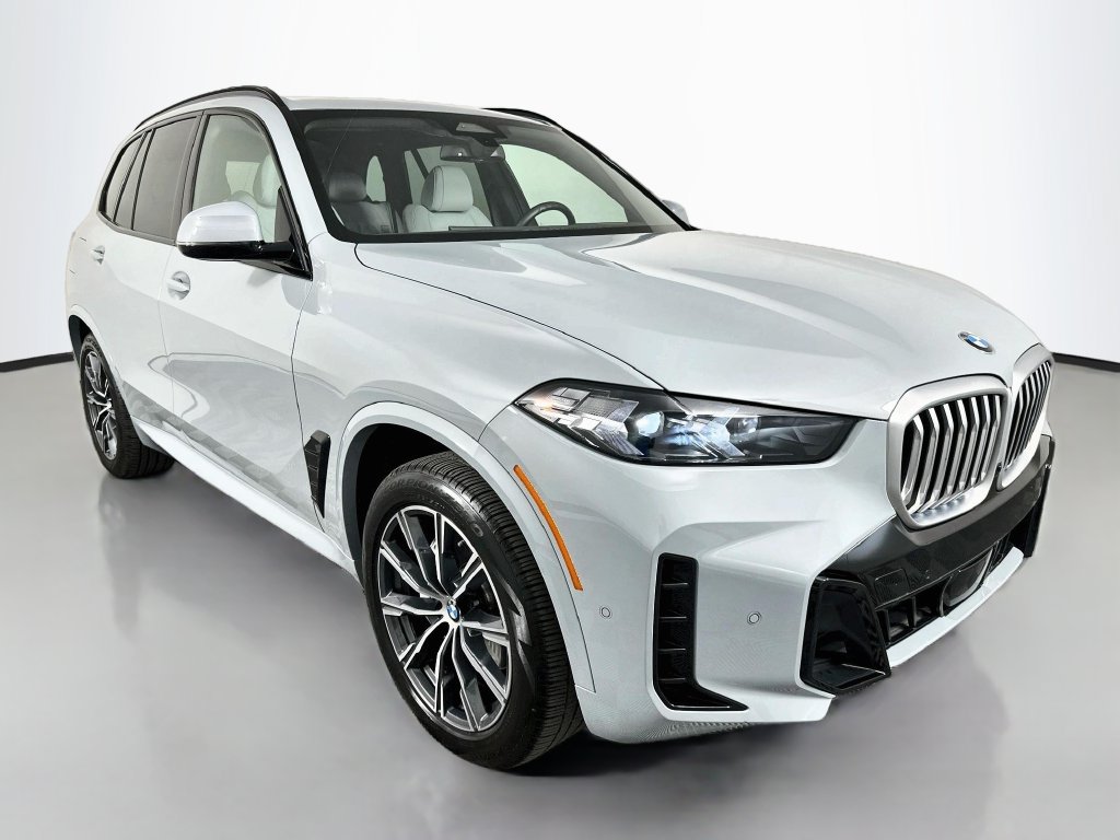 Certified 2024 BMW X5 sDrive40i w/ M Sport Package RWD image 3