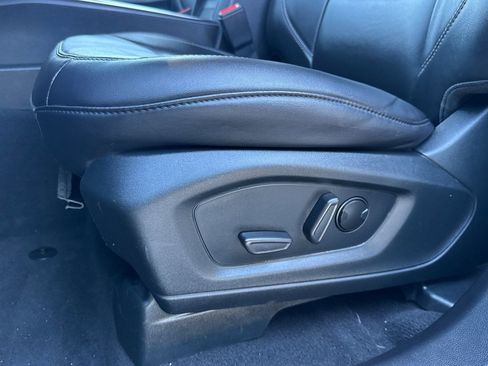 Used 2023 Ford Explorer XLT w/ Equipment Group 202A image 13