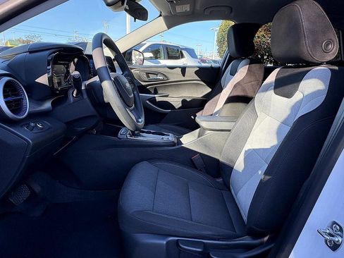 Used 2025 Chevrolet Trax LS image 9