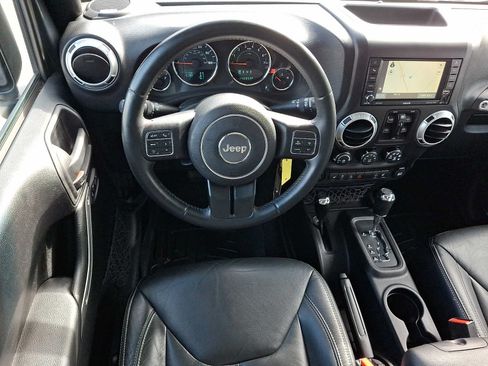 Used 2016 Jeep Wrangler Unlimited Sahara w/ Connectivity Group AWD/4WD image 11