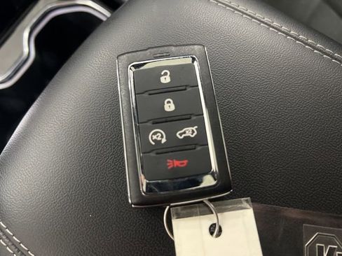 Used 2022 Jeep Grand Cherokee Altitude AWD/4WD image 28